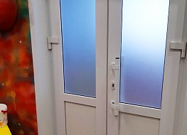Установка входных и ПВХ дверей,а так же полная отделка дверных откосов